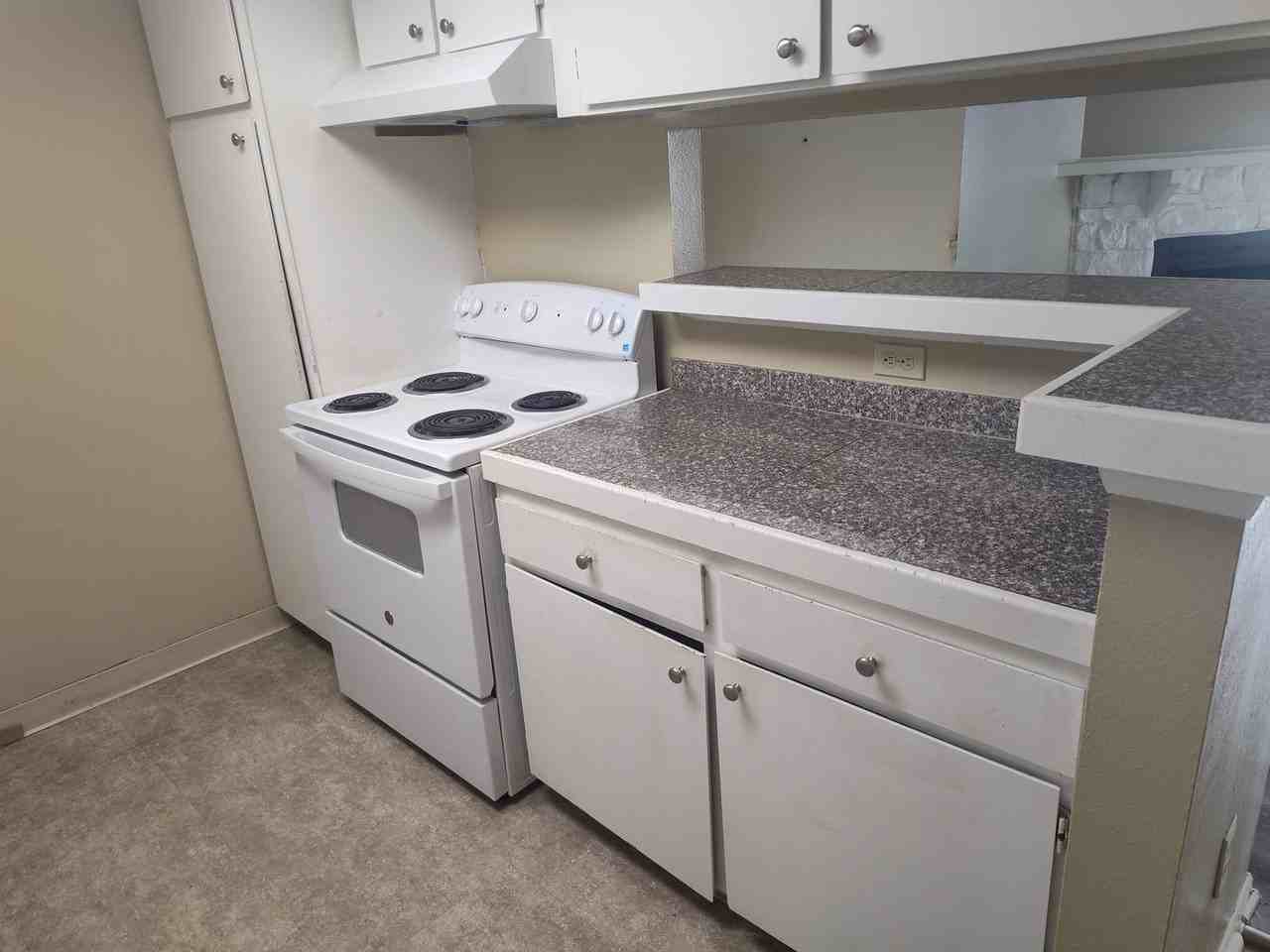 3414 S Eagle St - Photo 4 of 16