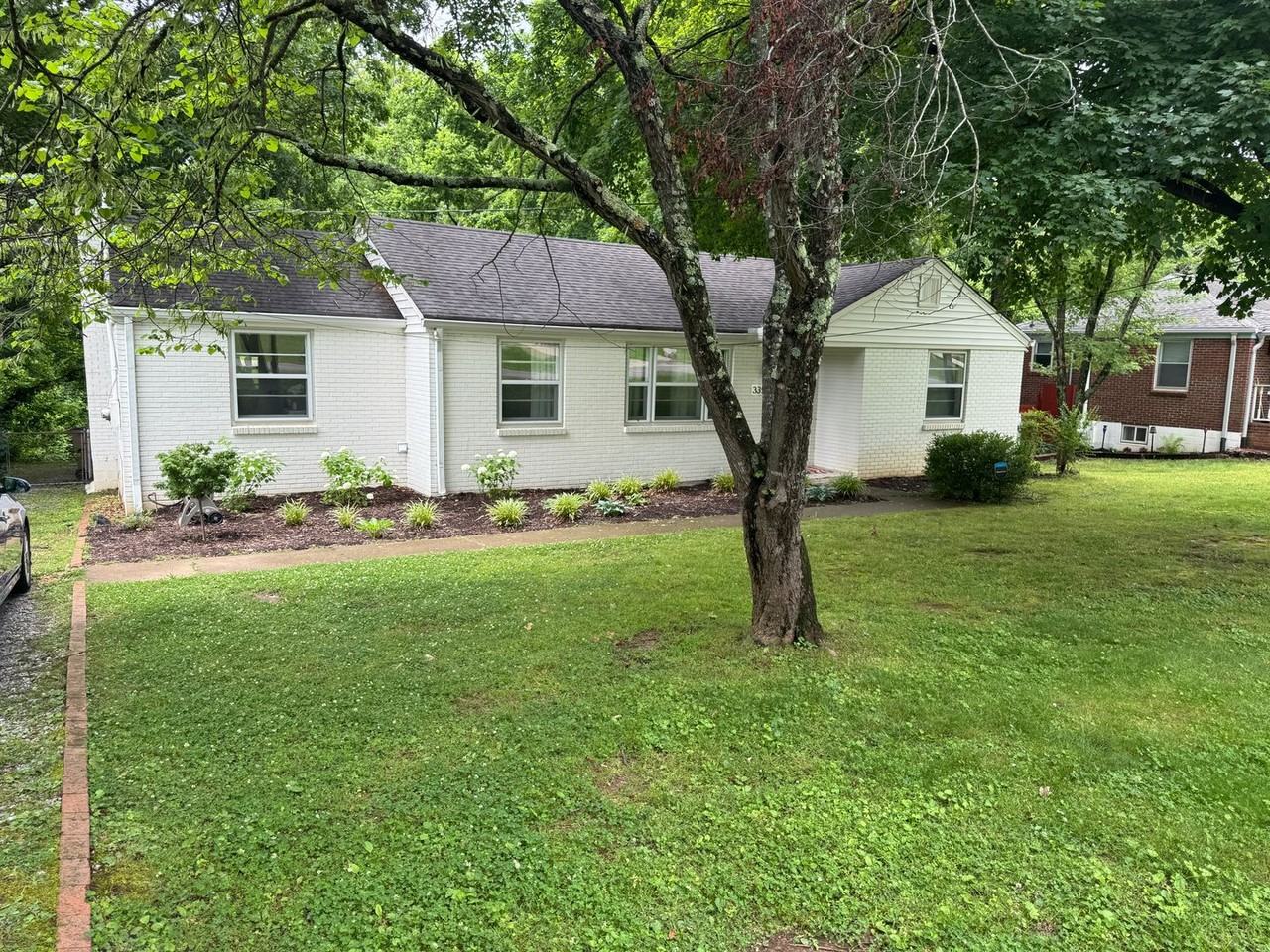 3351 Mimosa Dr - Photo 3 of 28