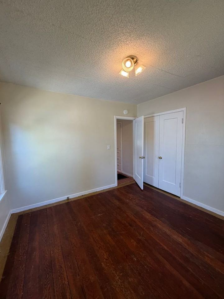 1845 Lakeview Ave - Photo 4 of 17