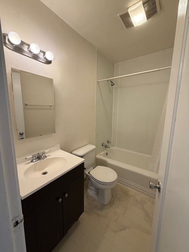 1845 Lakeview Ave - Photo 5 of 17