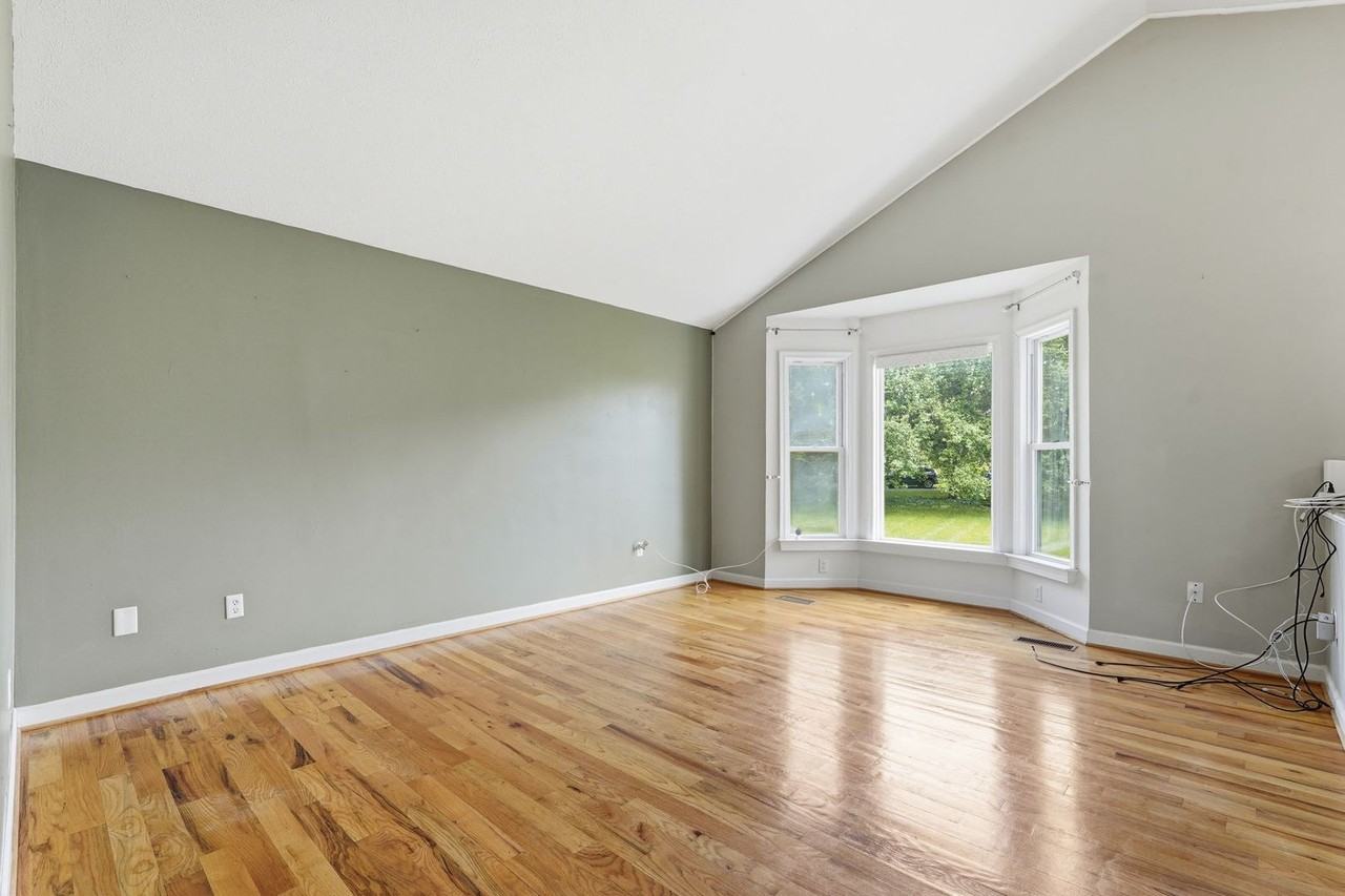 131 Stonedown Ln - Photo 3 of 25