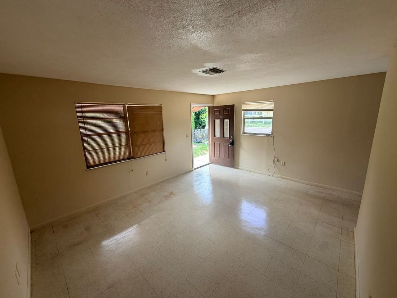 5743 Elm St - Photo 3 of 12
