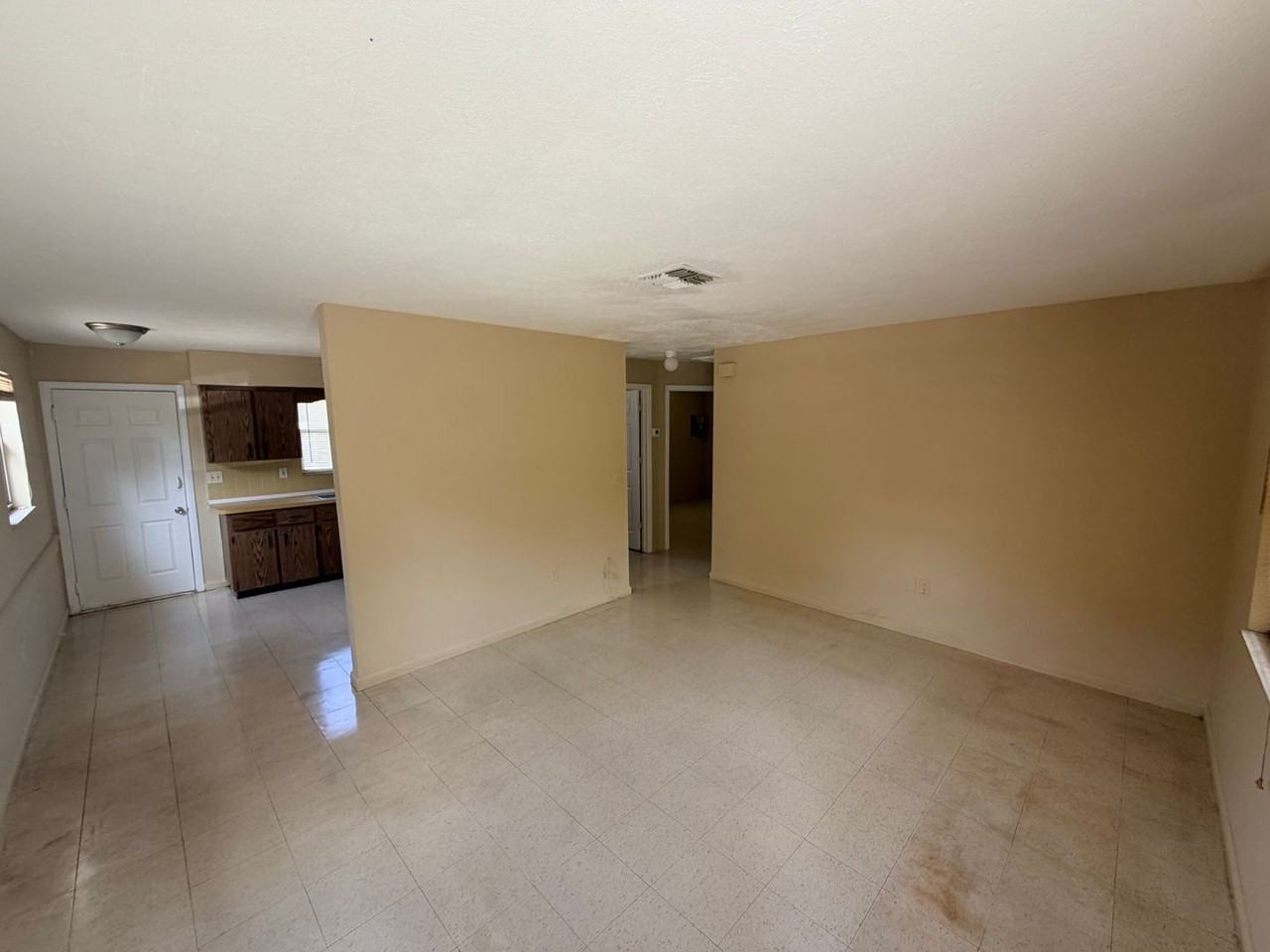 5743 Elm St - Photo 4 of 12