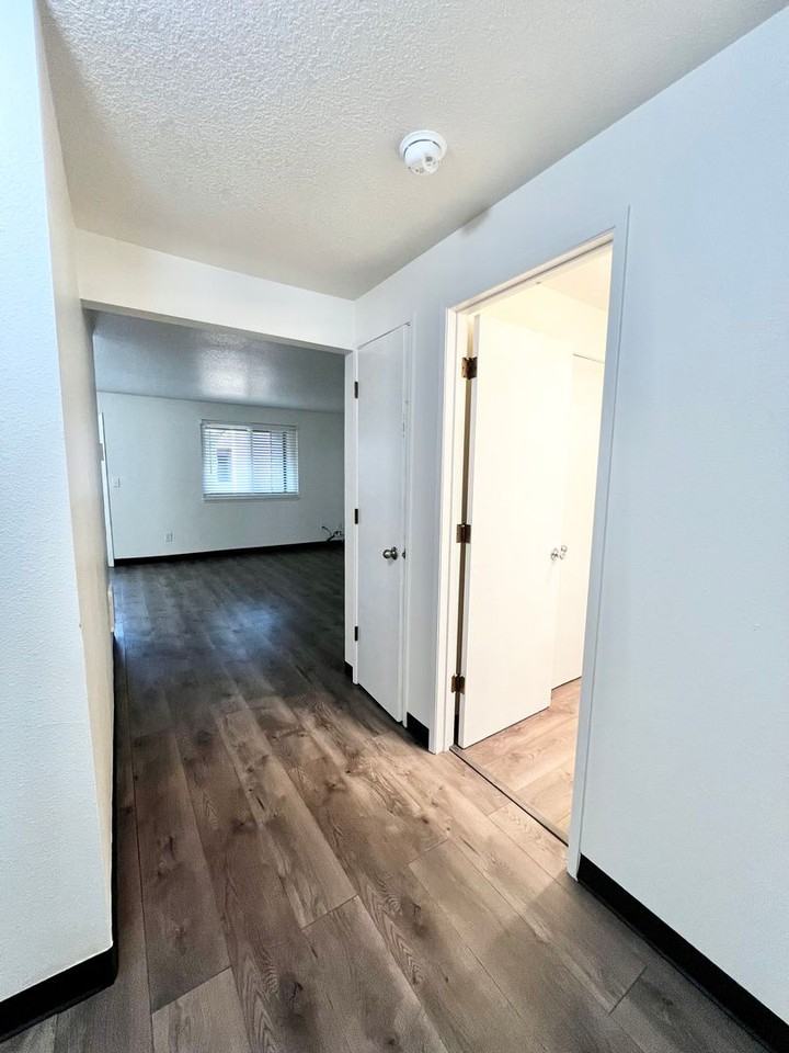 Willow Creek Apartments - Photo 6 of 25