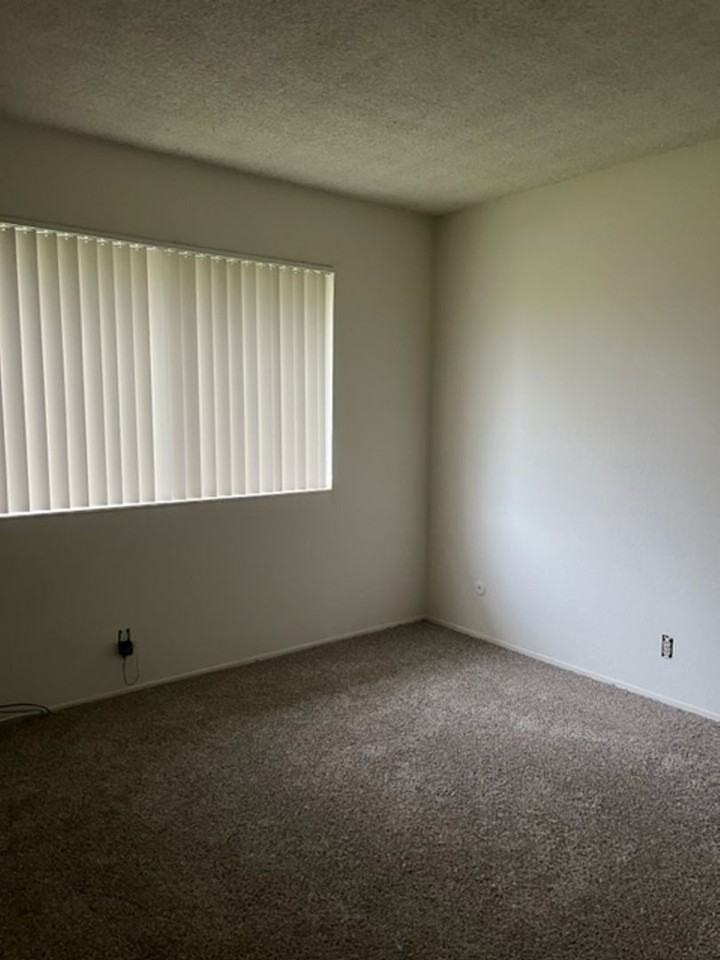 1824 Raintree Pl - Photo 3 of 3