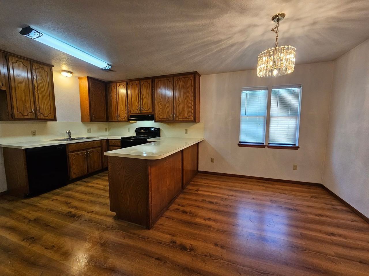 612 Springwood St - Photo 6 of 19