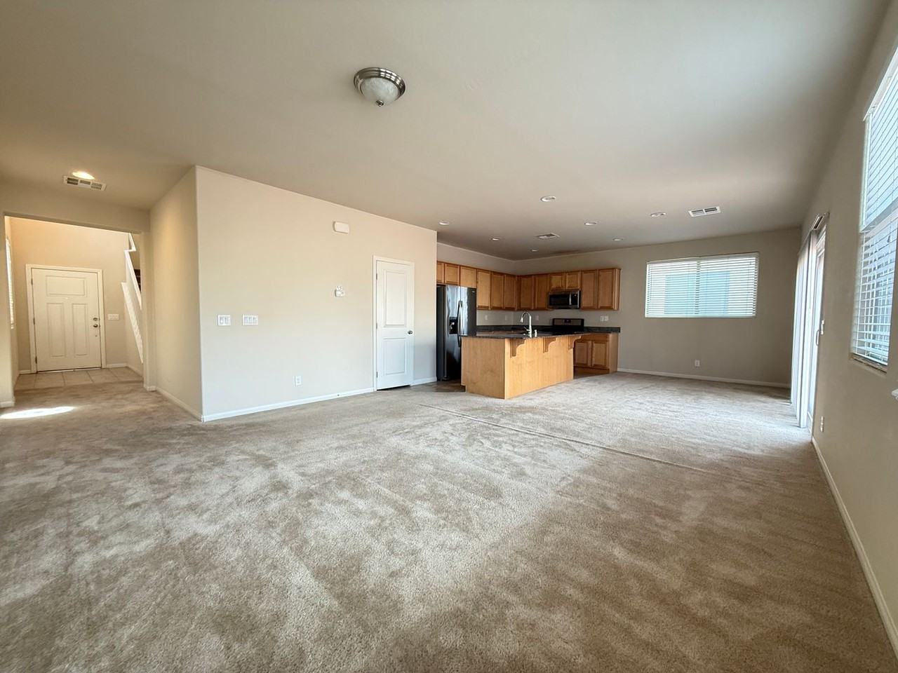 8974 Don Valley Ave - Photo 3 of 30