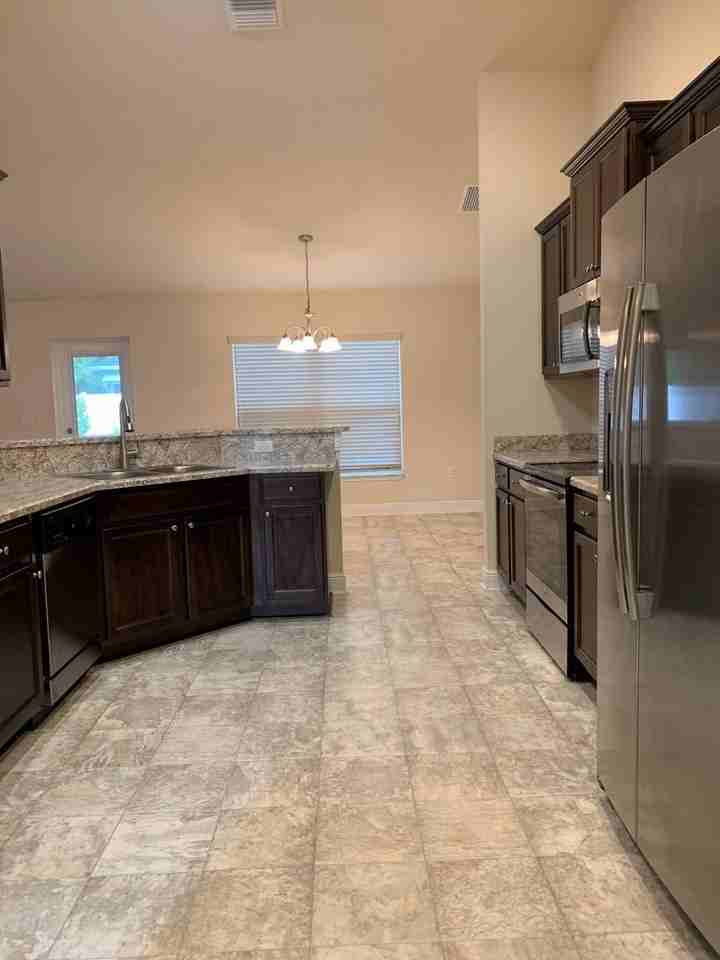 3273 Sw Rosser Blvd - Photo 3 of 32
