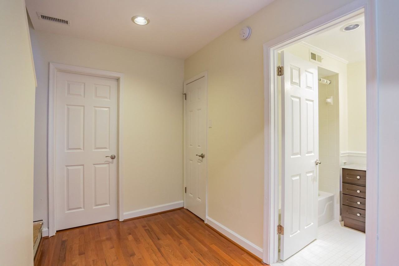 626 S Clifton St - Photo 3 of 30