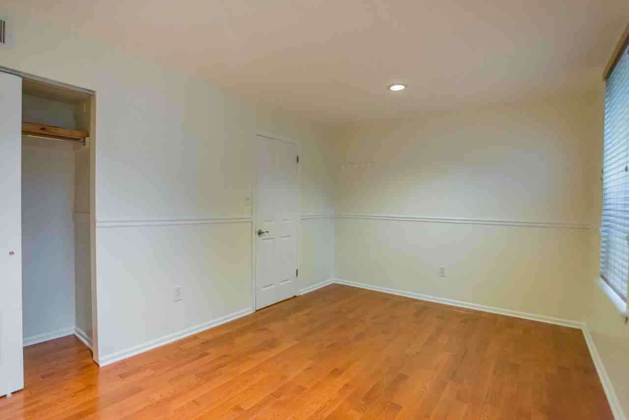 626 S Clifton St - Photo 6 of 30