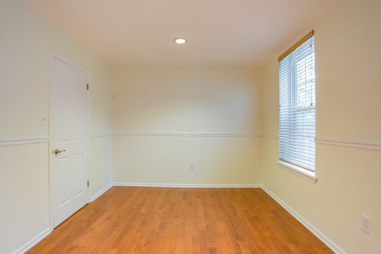 626 S Clifton St - Photo 7 of 30