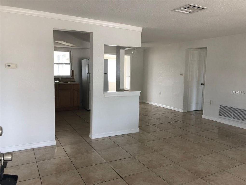 10110 Cherry Creek Ln - Photo 4 of 18
