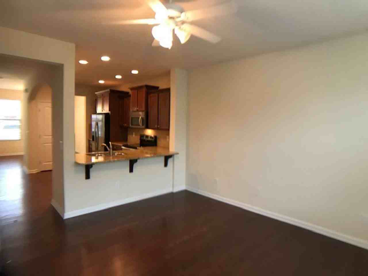 105 Mt Evans Dr - Photo 5 of 20