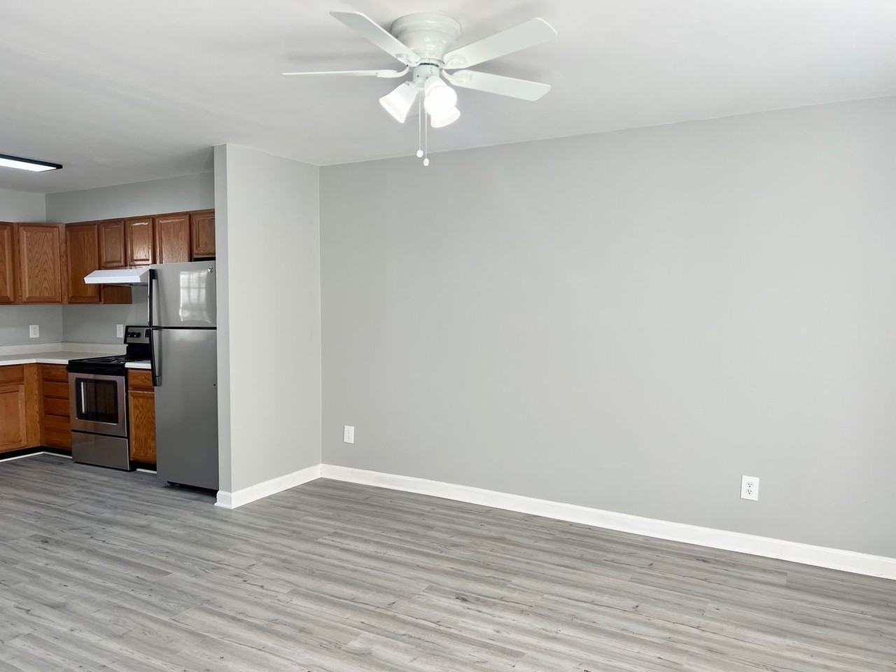 654 Lakeside Ave - Photo 5 of 26