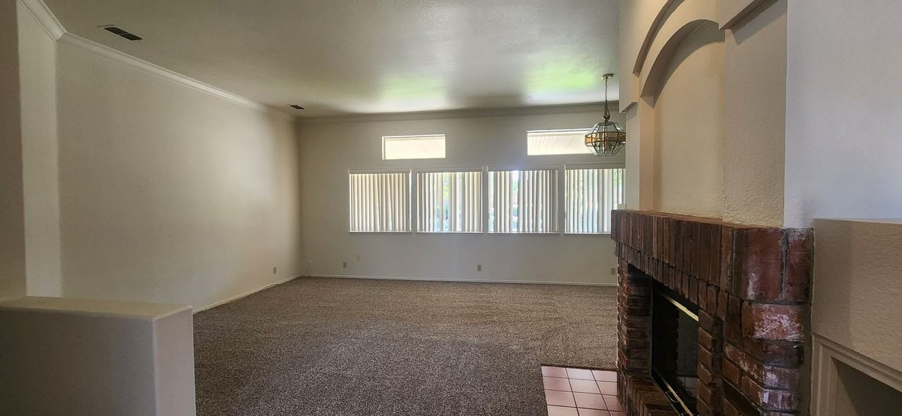 7812 Bardswell Ct - Photo 3 of 15