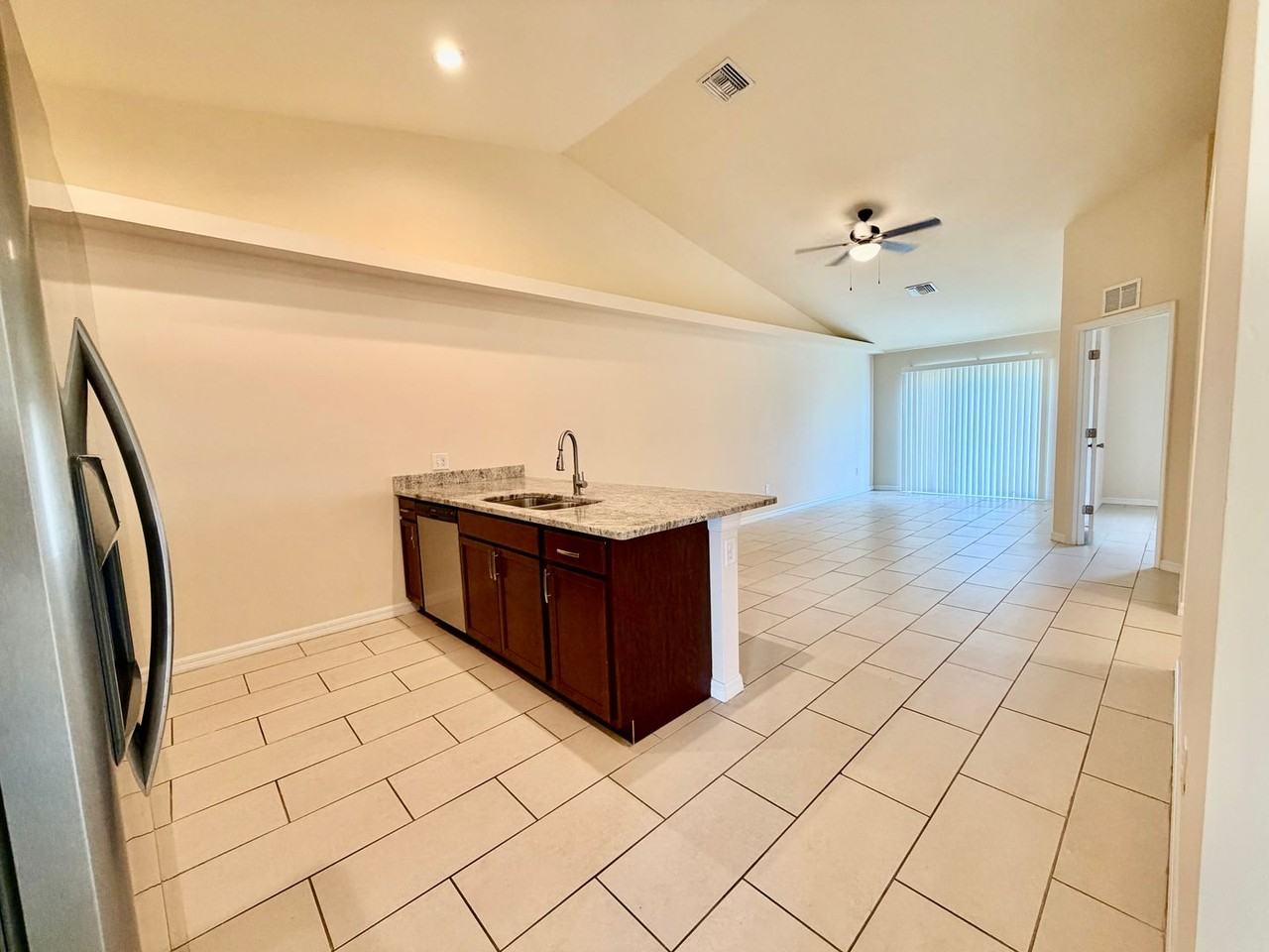 1314 Sw Trafalgar Pkwy - Photo 6 of 19
