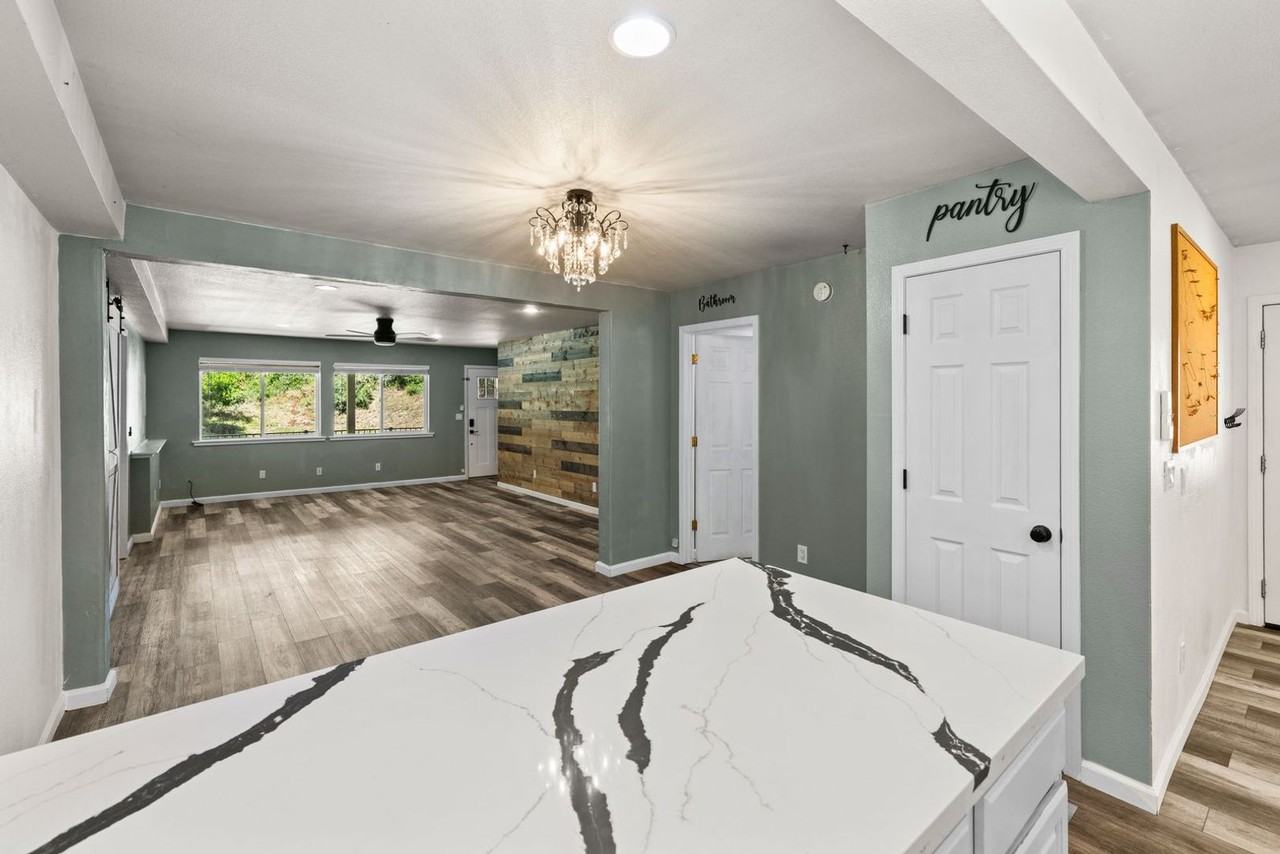 21723 E Hacienda Dr - Photo 3 of 34