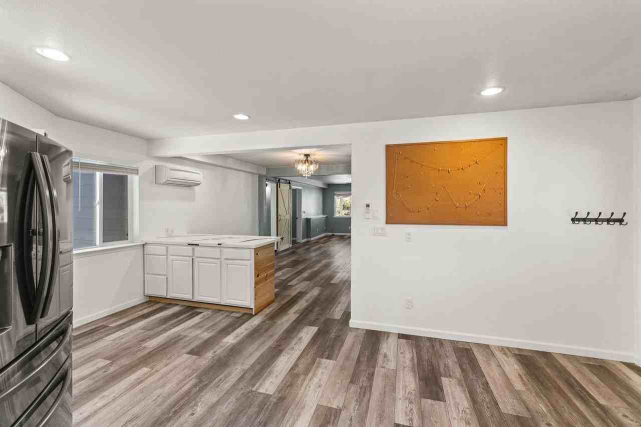 21723 E Hacienda Dr - Photo 4 of 34