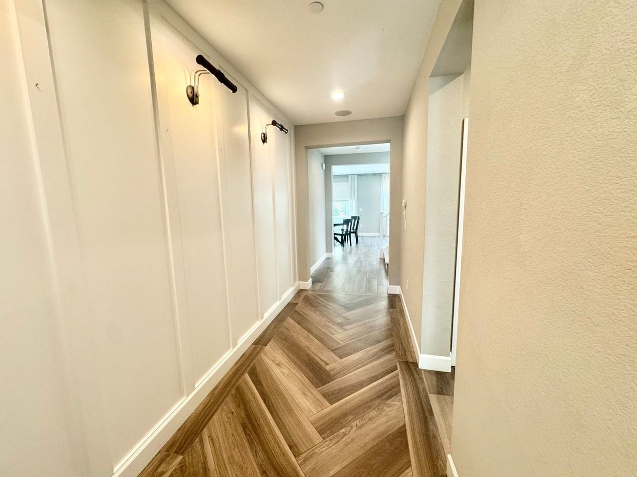 1066 Forbes Ln - Photo 3 of 41