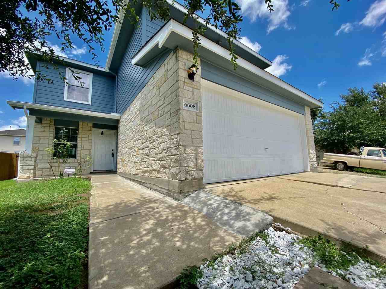 6608 Ferrystone Pass - Photo 2 of 34