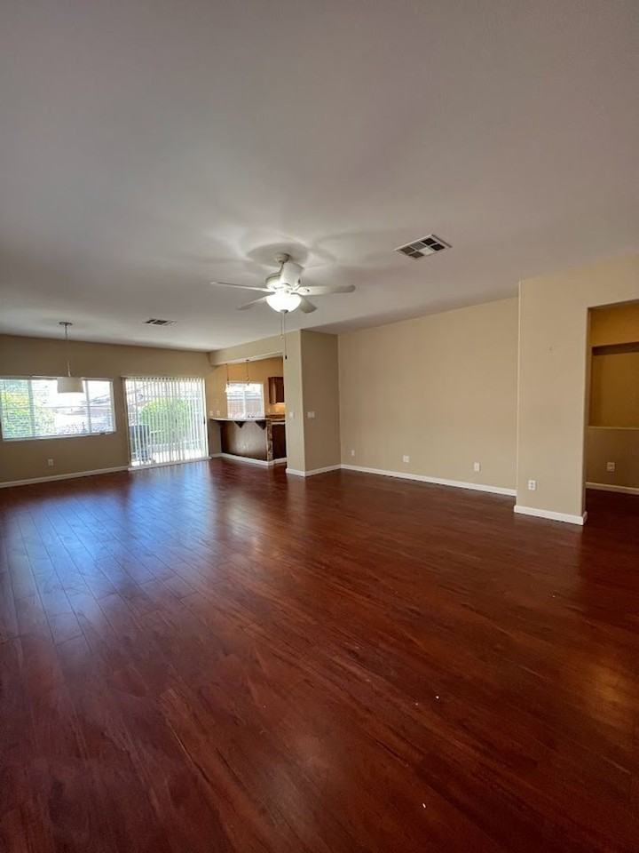 10628 Whitebrush Ave - Photo 2 of 13