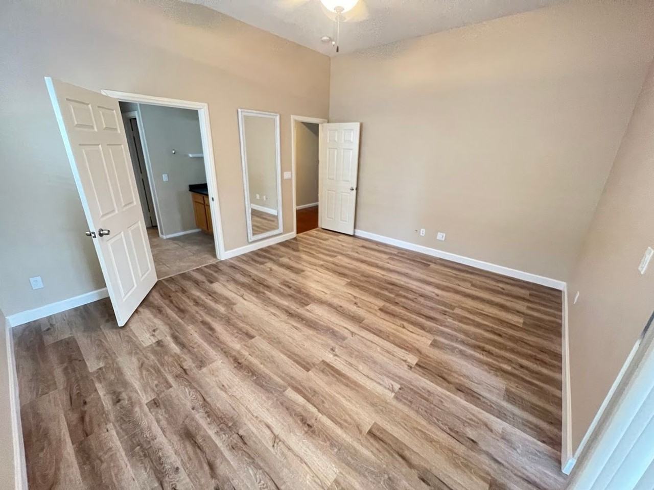 10628 Whitebrush Ave - Photo 5 of 13