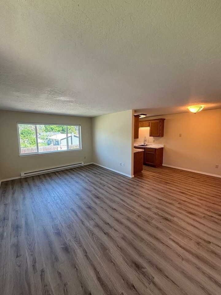 2413 N 13th St - Photo 2 of 37