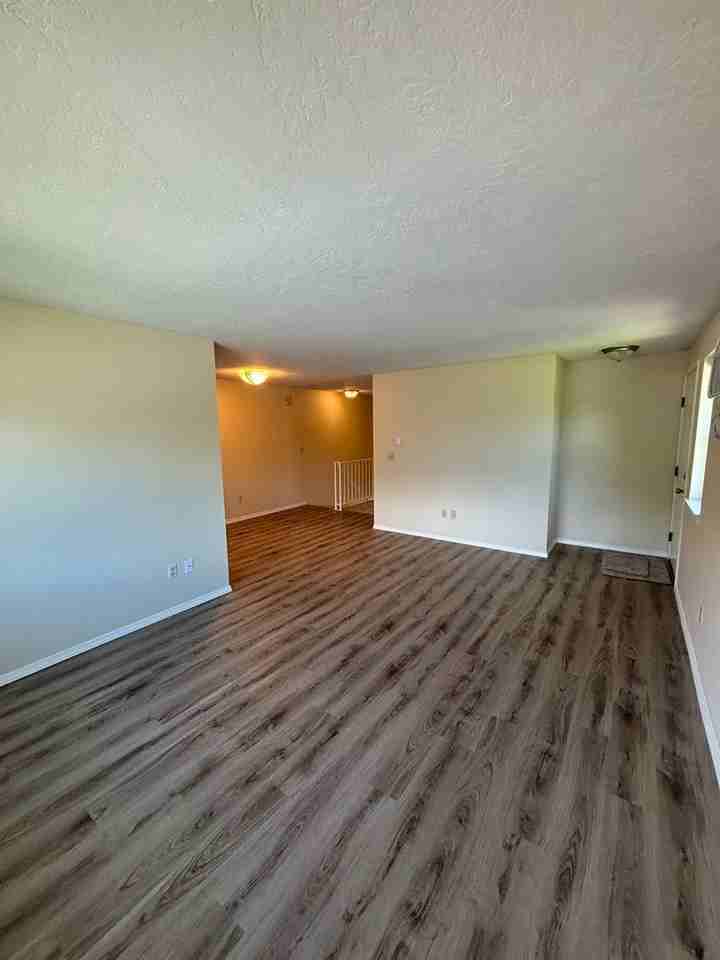 2413 N 13th St - Photo 3 of 37