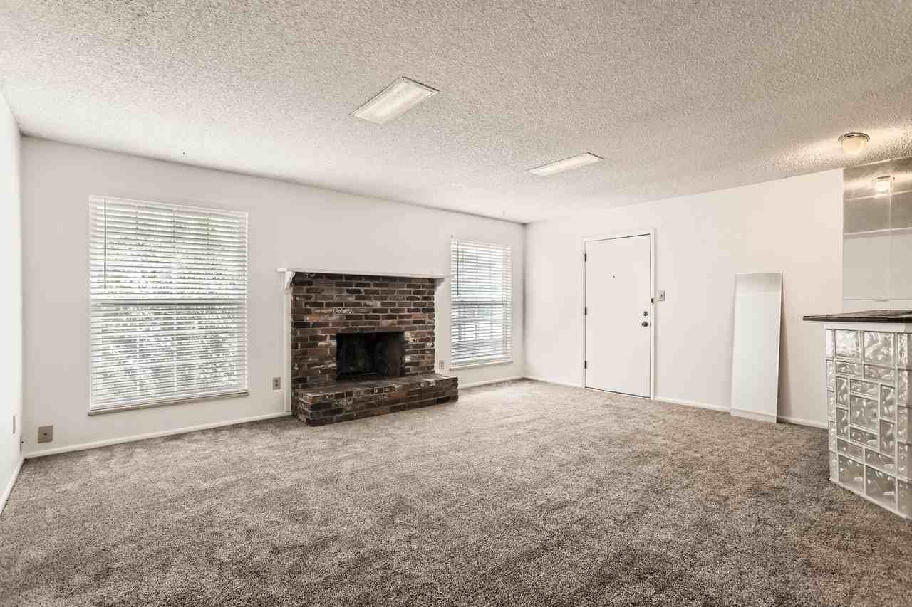 3855 S Monaco Street Pkwy #265 - Photo 2 of 11