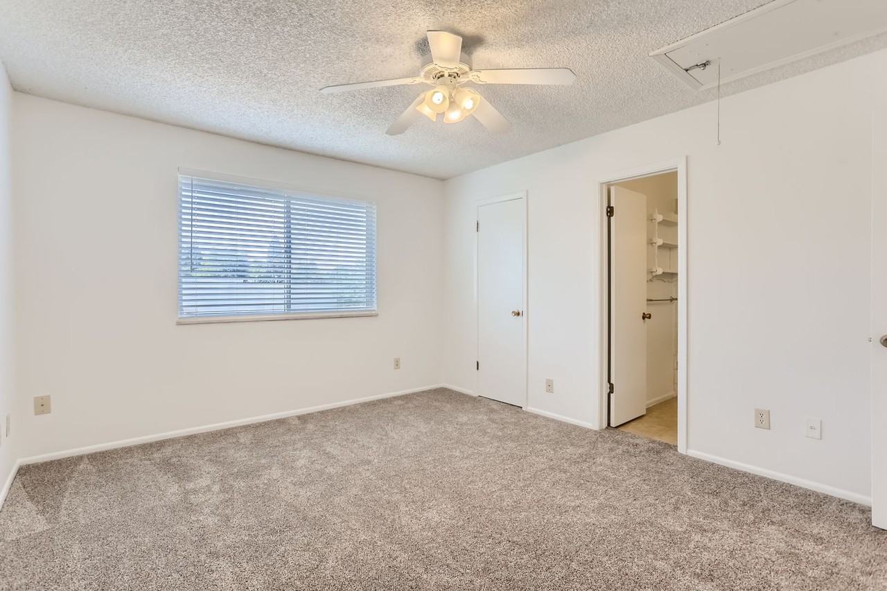 3855 S Monaco Street Pkwy #265 - Photo 5 of 11