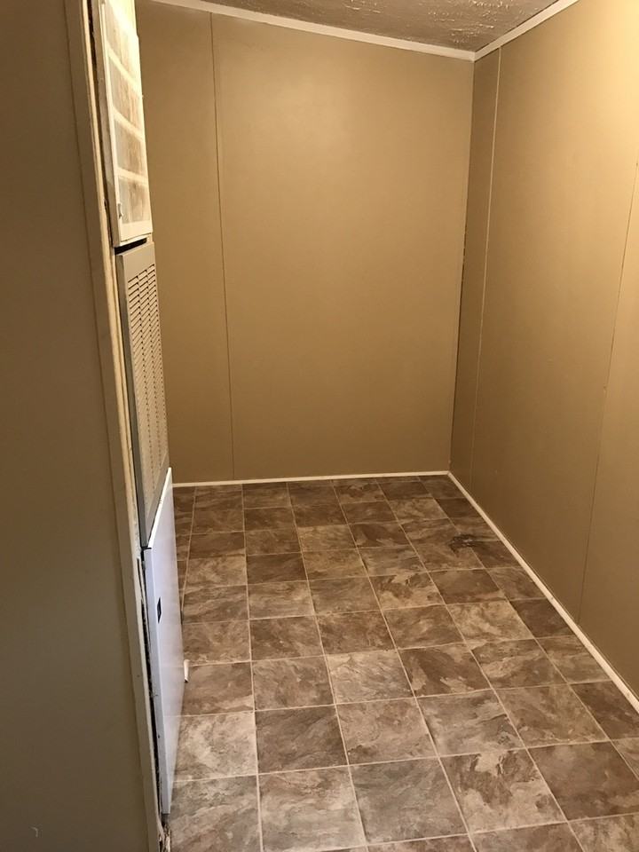 5066 Keyser Mill Rd - Photo 6 of 12