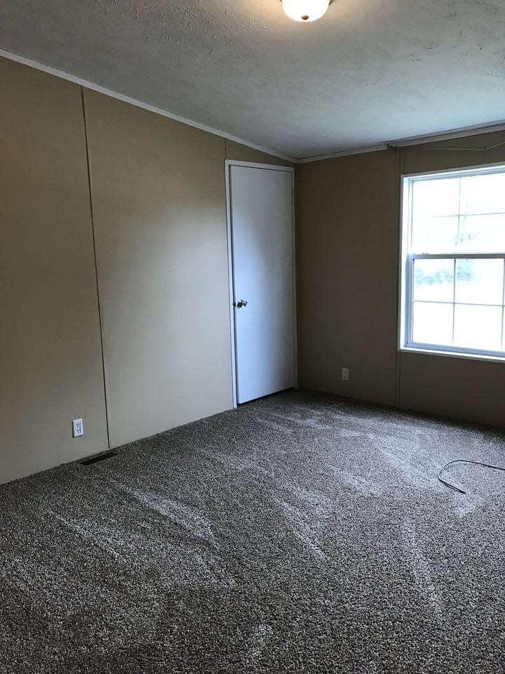5066 Keyser Mill Rd - Photo 7 of 12