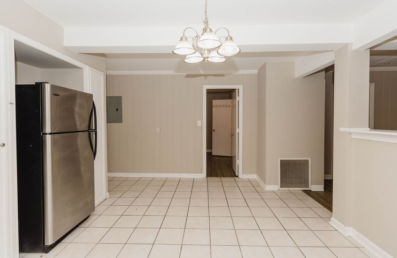2780 Hall Dr Se - Photo 6 of 28