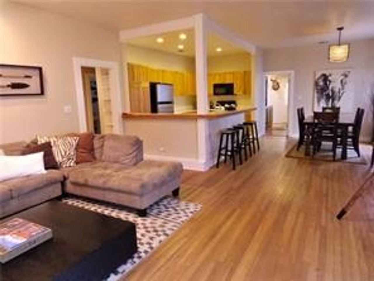 2101 W 10th St - Photo 2 of 33