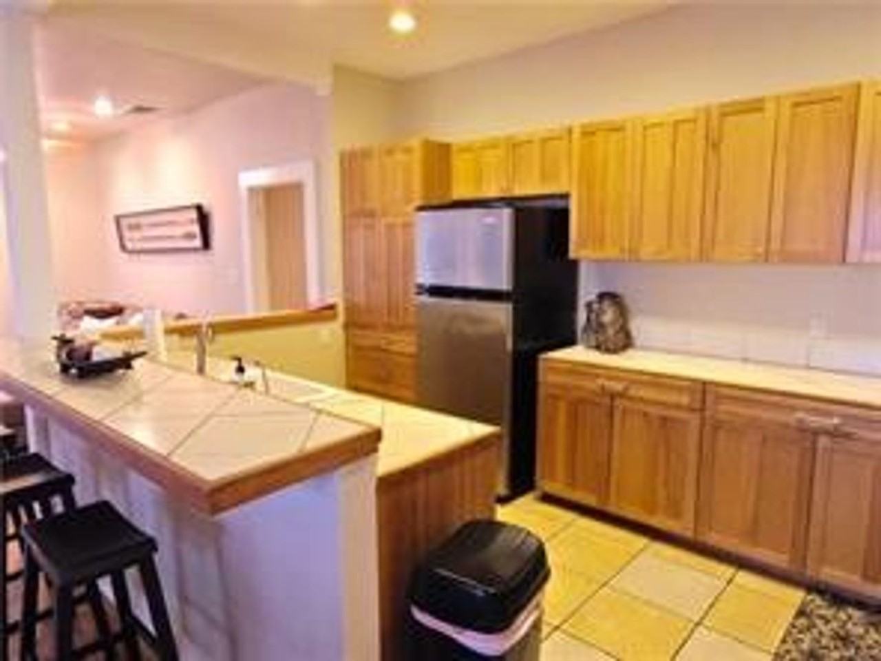 2101 W 10th St - Photo 6 of 33