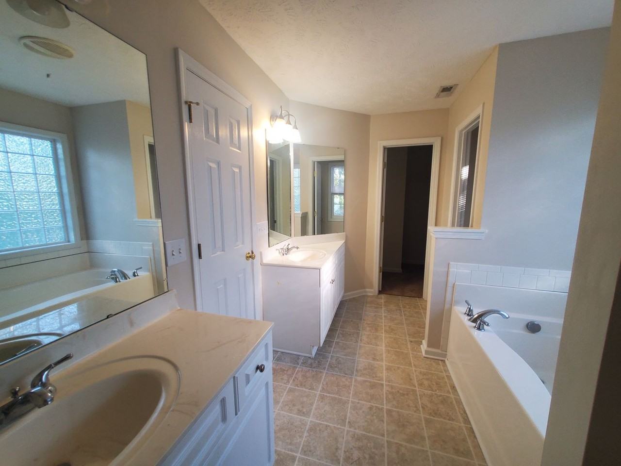 213 Kristin Ave - Photo 6 of 37