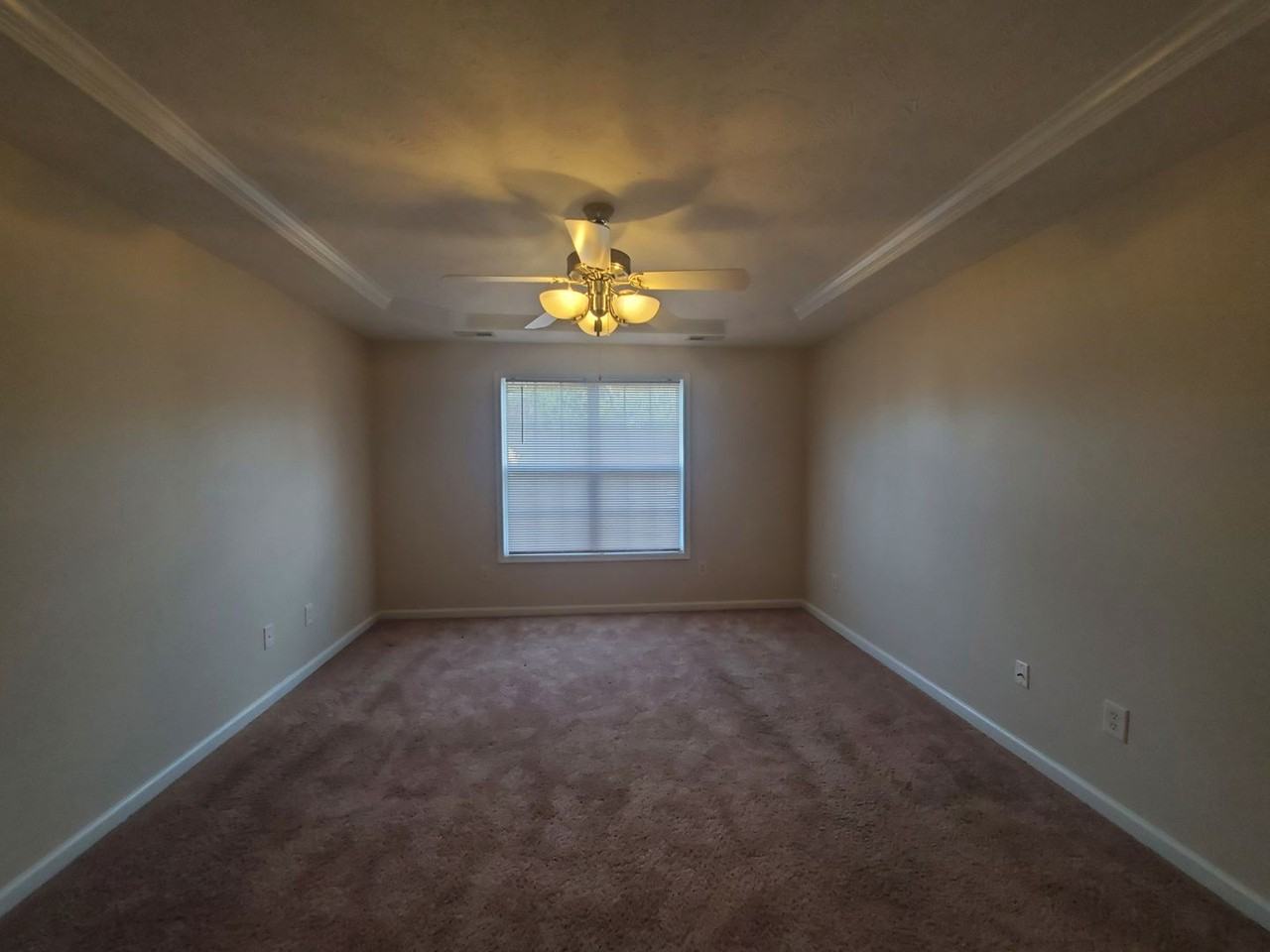 213 Kristin Ave - Photo 7 of 37