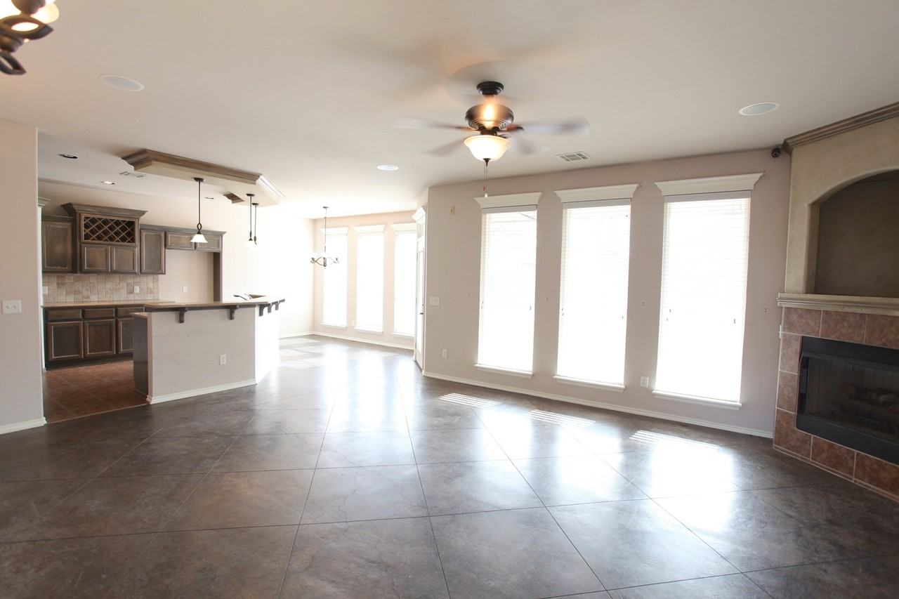 1708 Nw 163rd Cir - Photo 3 of 20