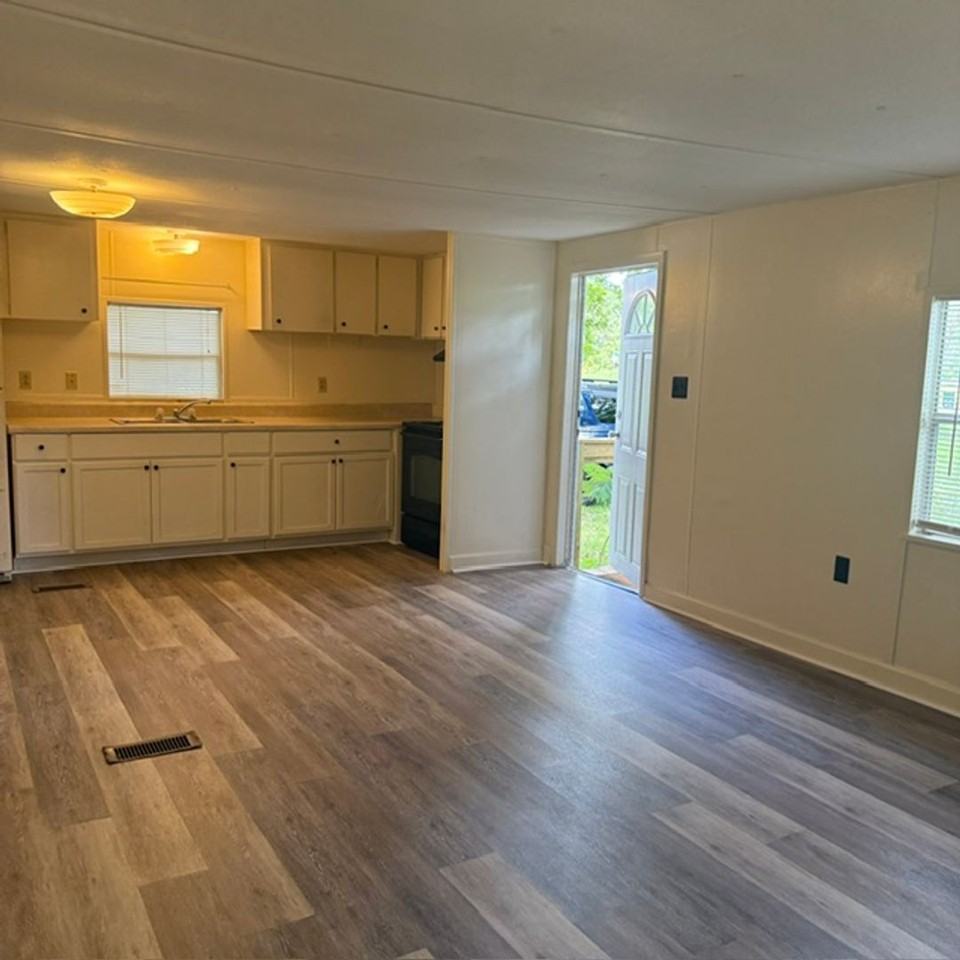 1787 Crawfordville Hwy - Photo 2 of 7