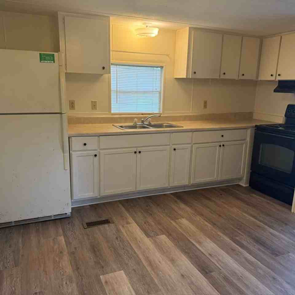 1787 Crawfordville Hwy - Photo 3 of 7