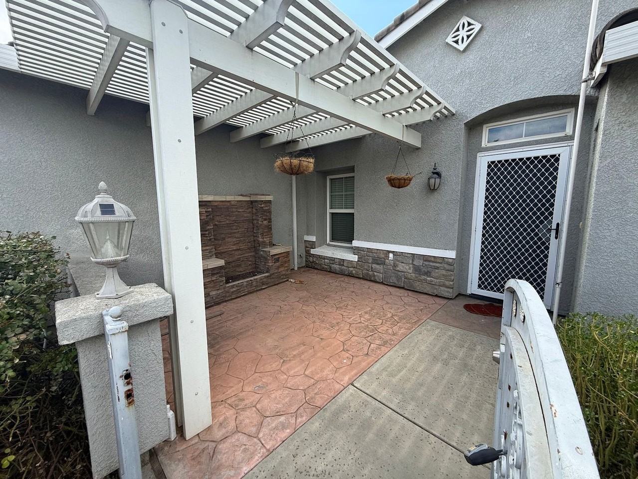 1764 Golden Way - Photo 5 of 32