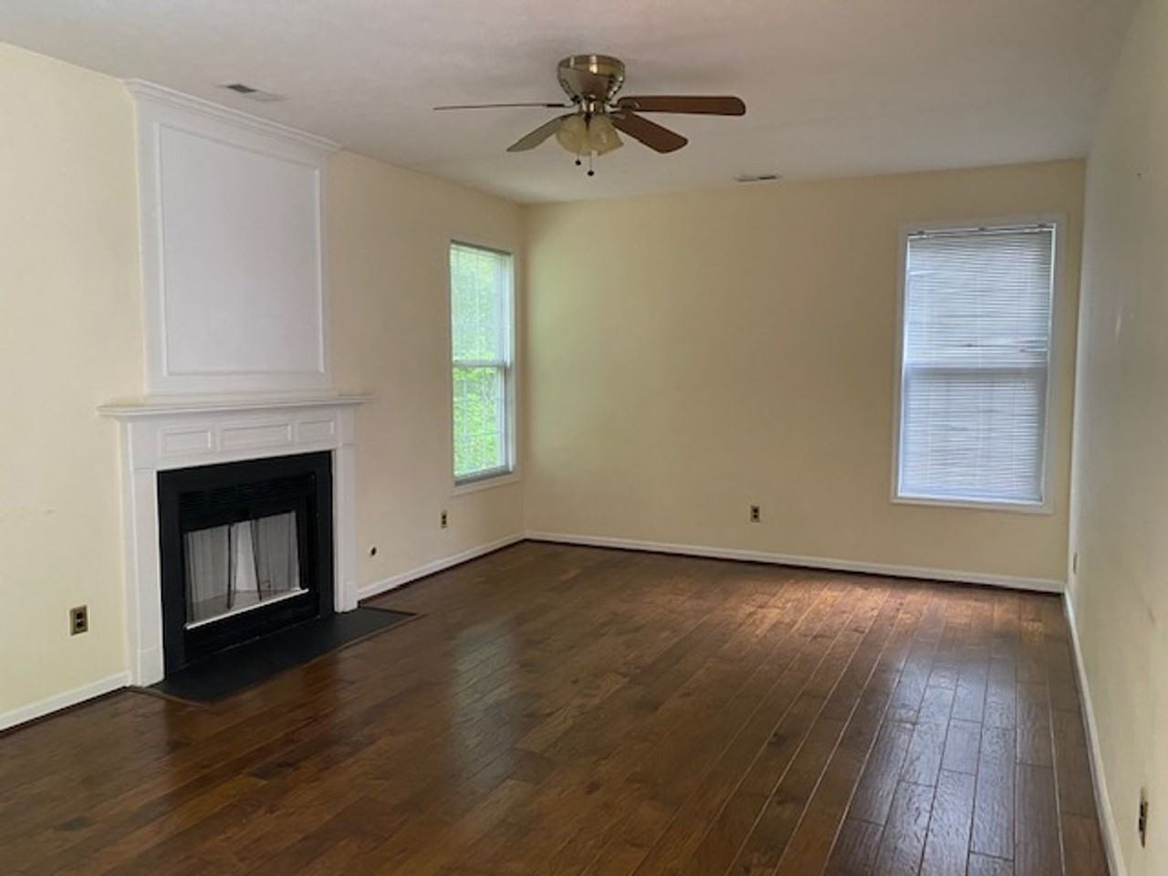 6108 Shrewsbury Sq - Photo 4 of 18