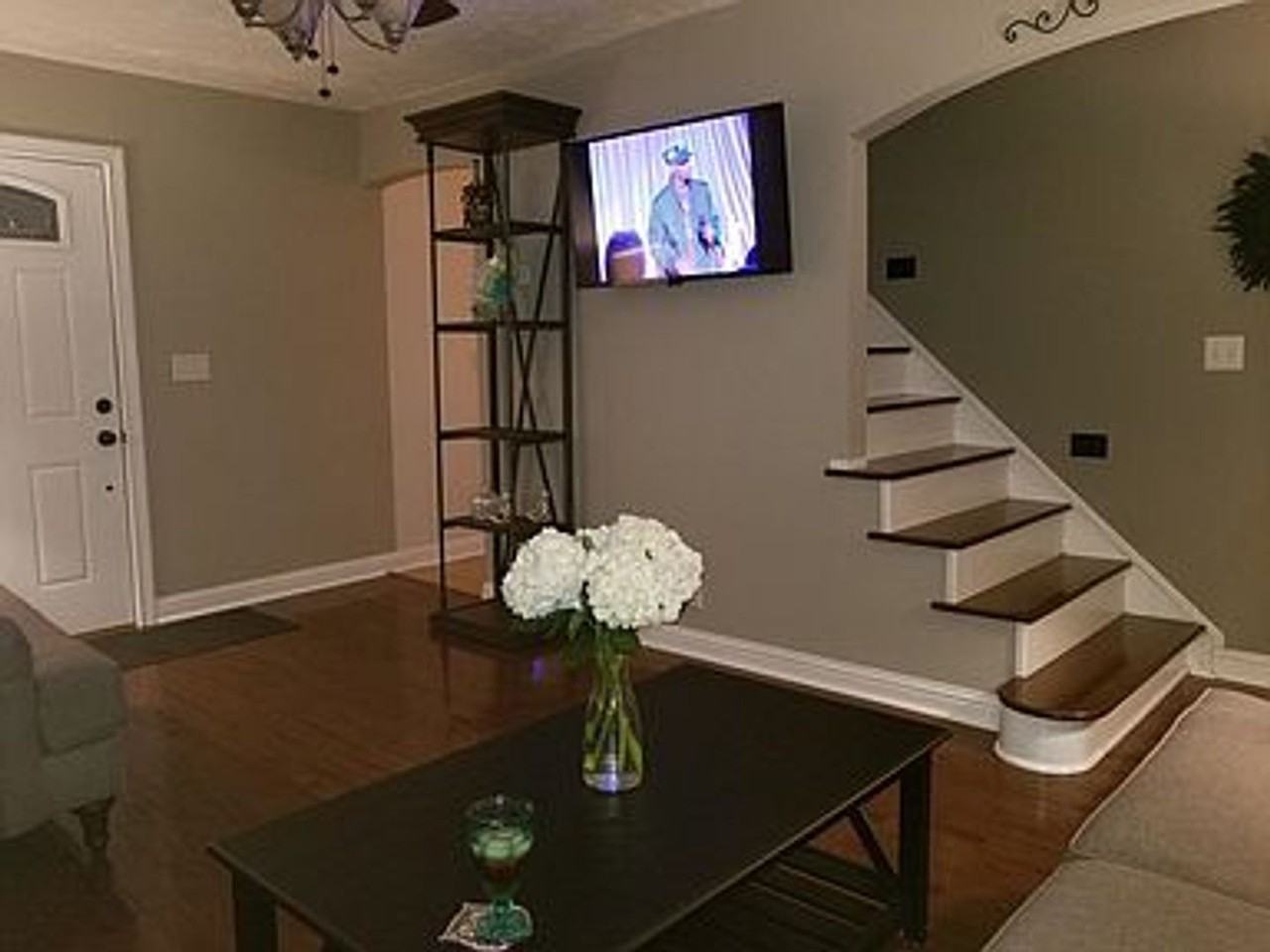 1607 Kingston Rd - Photo 3 of 13