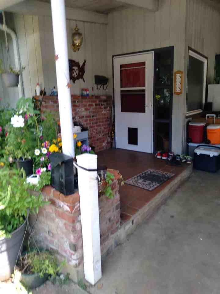 353 W Madrone St - Photo 2 of 4
