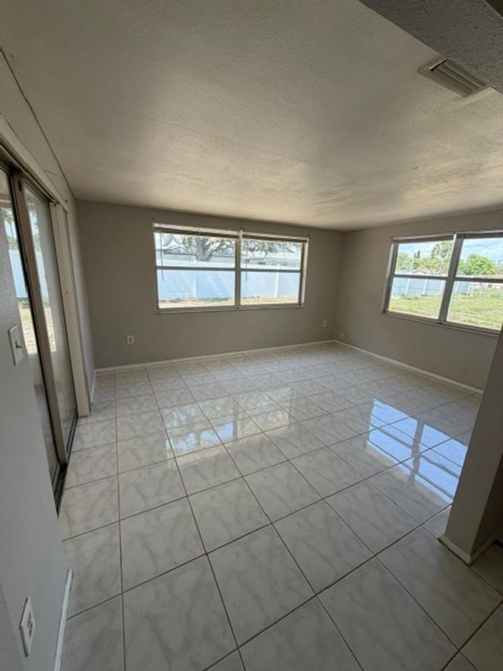 6935 Twilite Dr - Photo 7 of 11