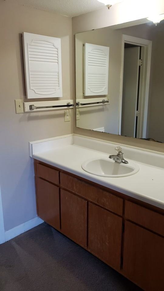 2506 Avent Ferry Rd - Photo 5 of 13