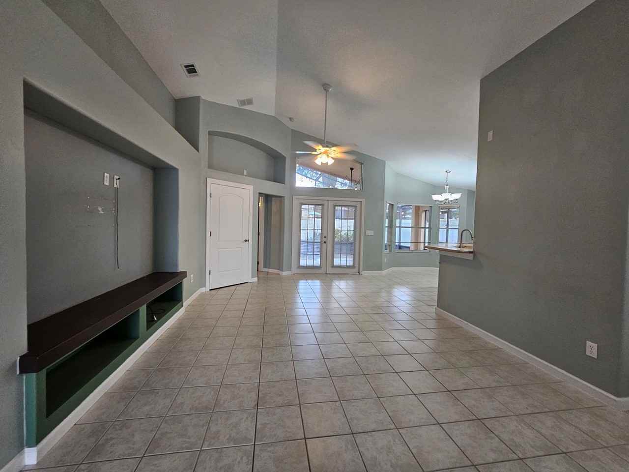 15230 Markham Dr - Photo 2 of 20