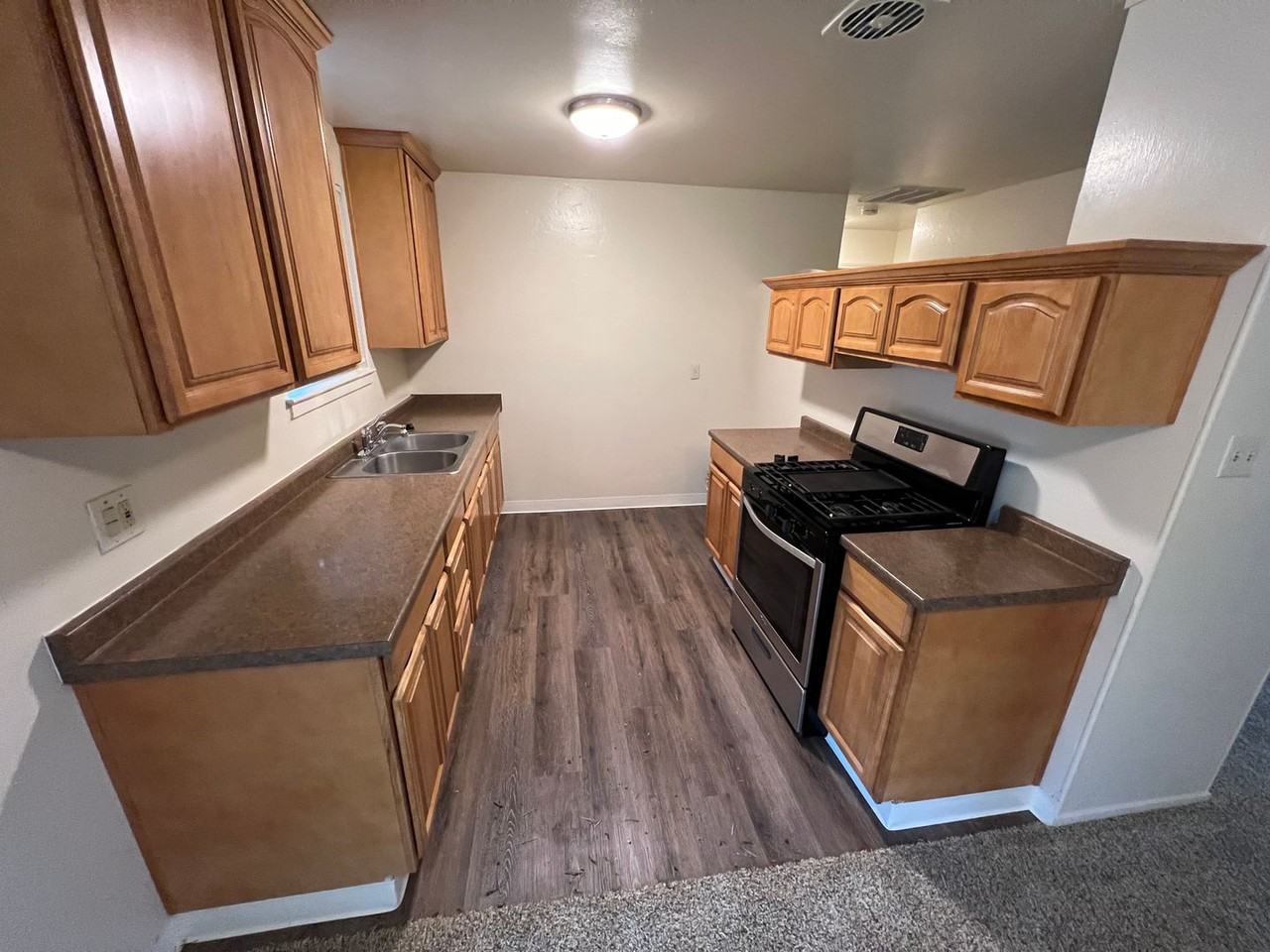 1906 Bowling Green Dr - Photo 3 of 13