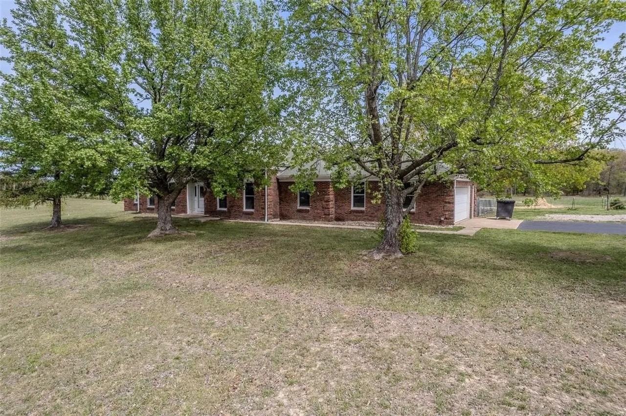 27018 Highway 5 - Photo 2 of 28