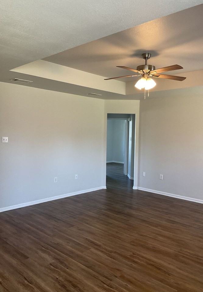 4208 Shagbark Dr - Photo 7 of 22